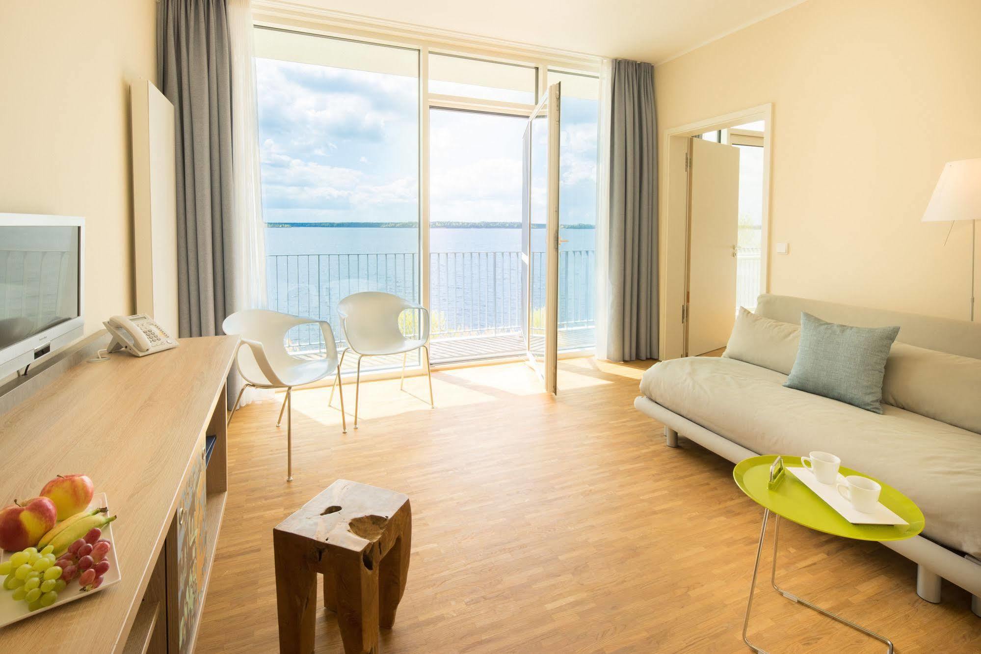 Strandhotel Senftenberger See エクステリア 写真