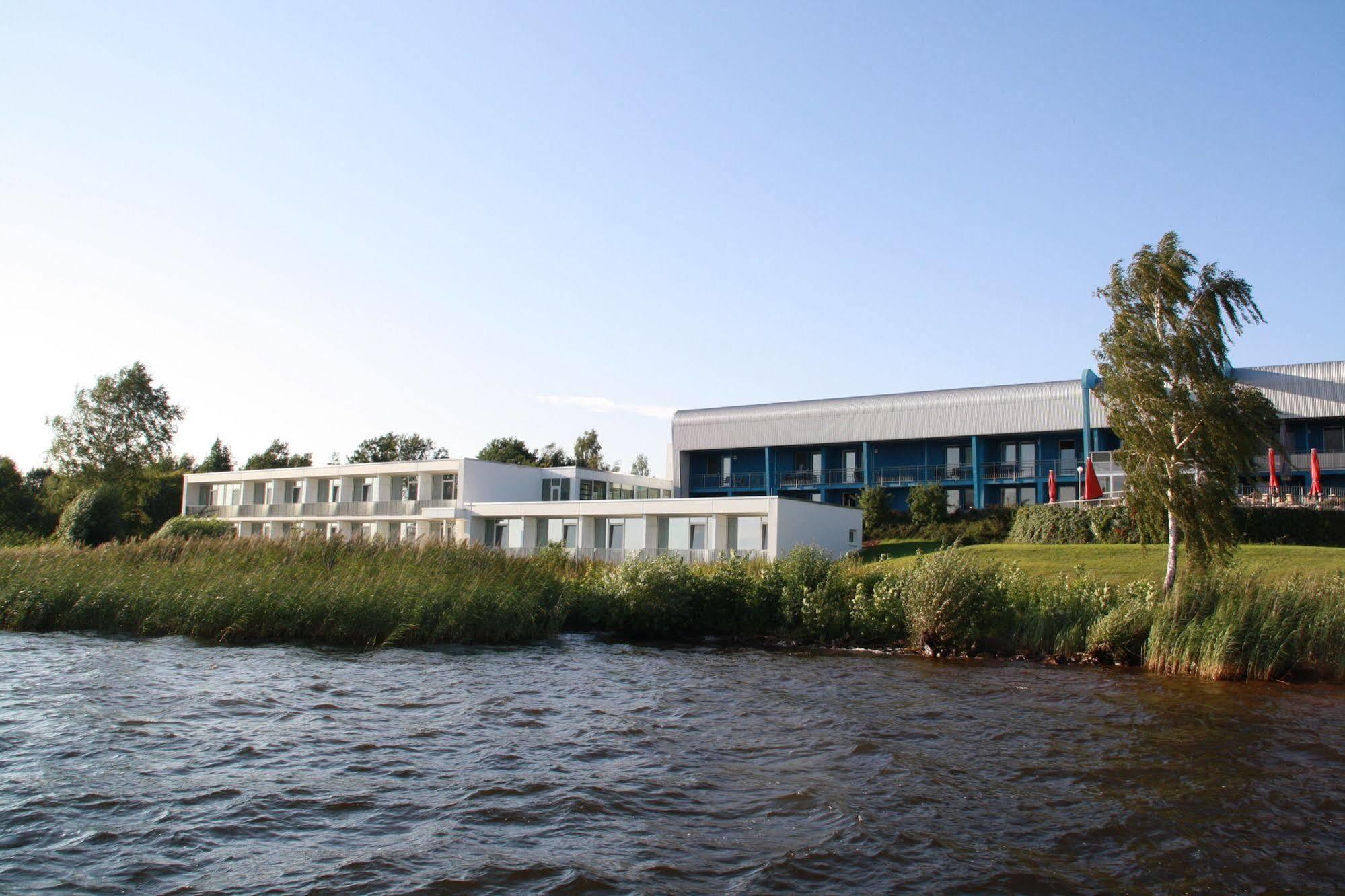 Strandhotel Senftenberger See エクステリア 写真