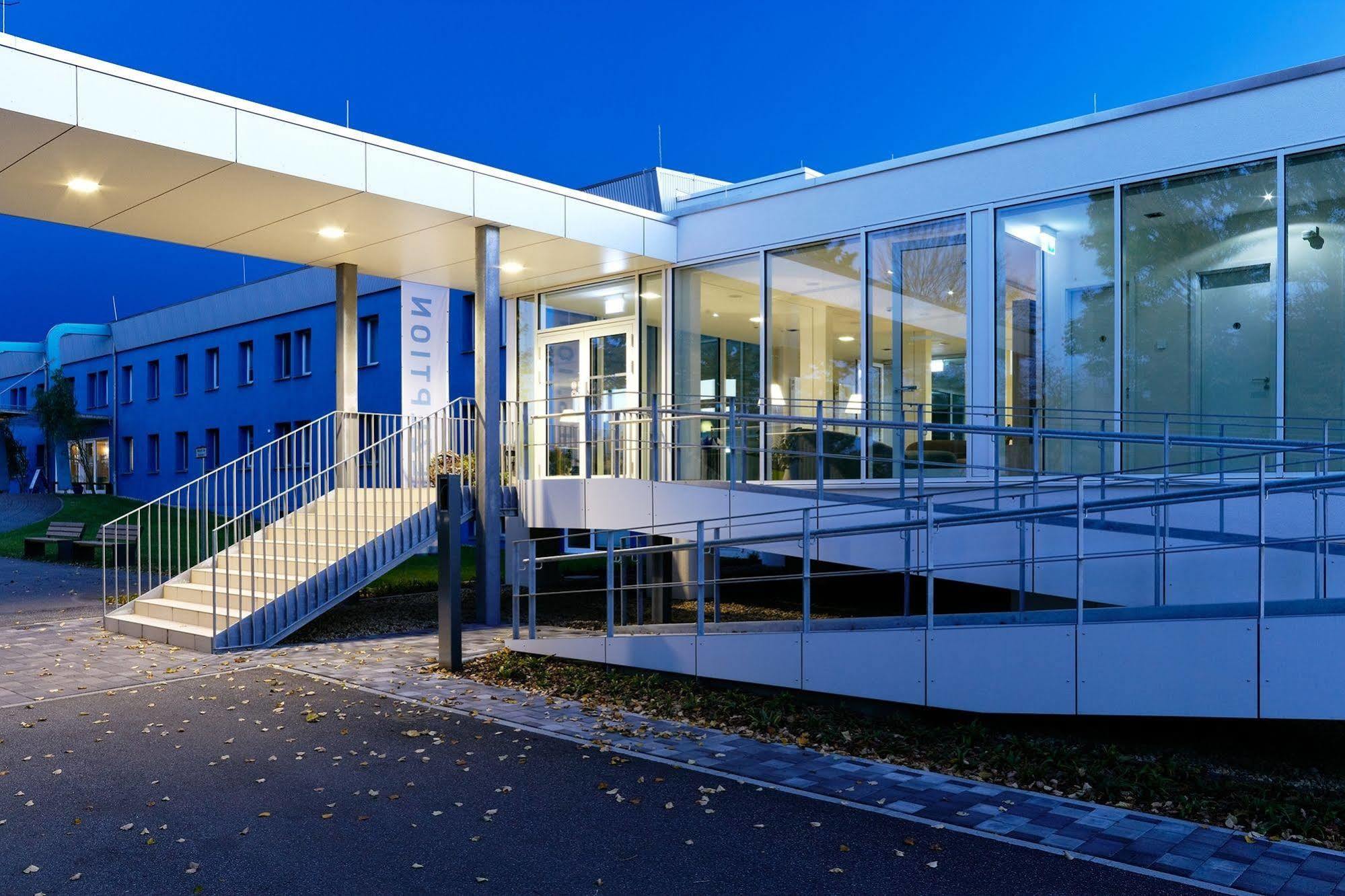 Strandhotel Senftenberger See エクステリア 写真