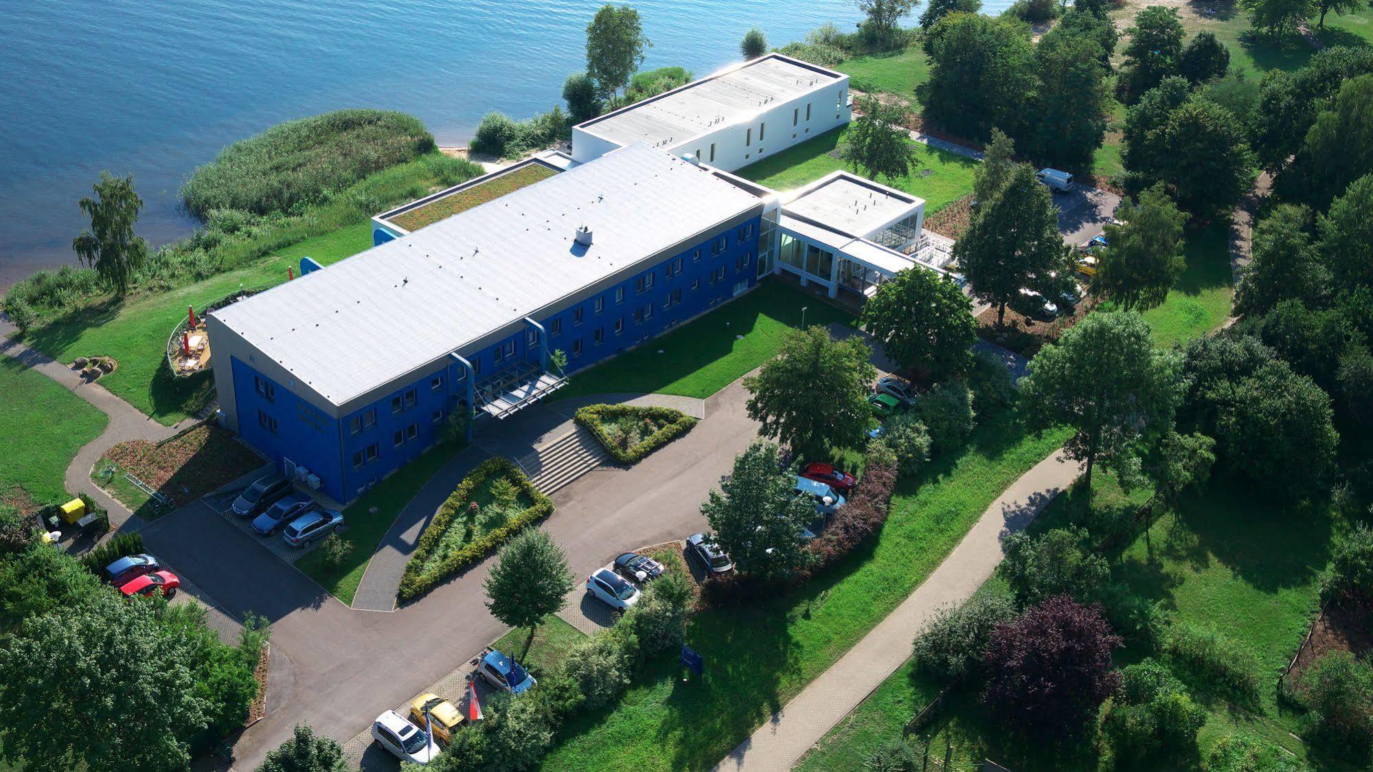 Strandhotel Senftenberger See エクステリア 写真